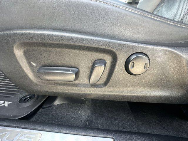 Photo of 2022 White Lexus RX 350