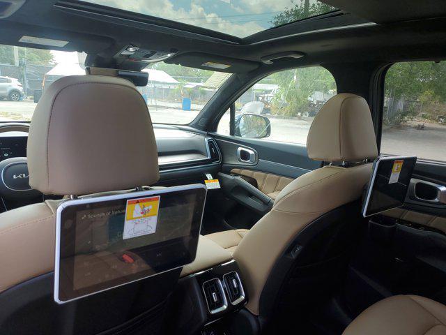 Photo of 2025 Silver Kia Sorento