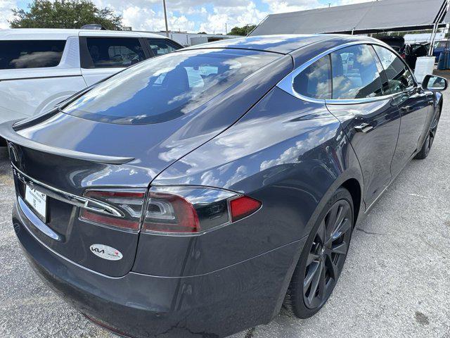 Photo of 2020 Midnight Silver Metallic Tesla Model S