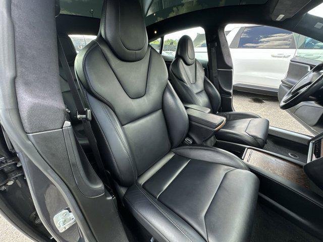 Photo of 2020 Midnight Silver Metallic Tesla Model S
