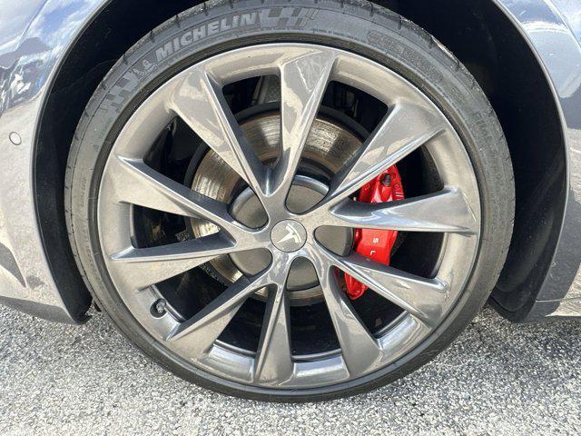 Photo of 2020 Midnight Silver Metallic Tesla Model S