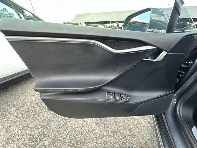 Photo of 2020 Midnight Silver Metallic Tesla Model S