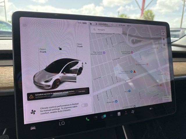 Photo of 2020 White Tesla Model 3