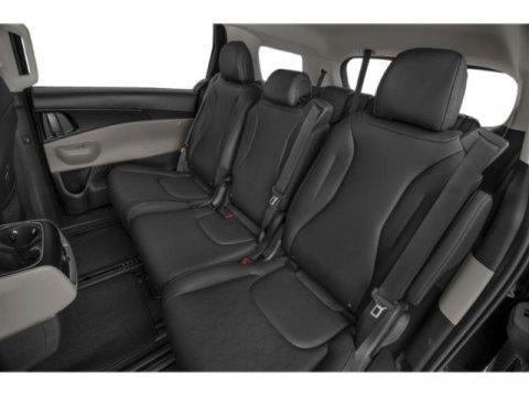 Photo of 2026 Snow White Pearl Kia Carnival