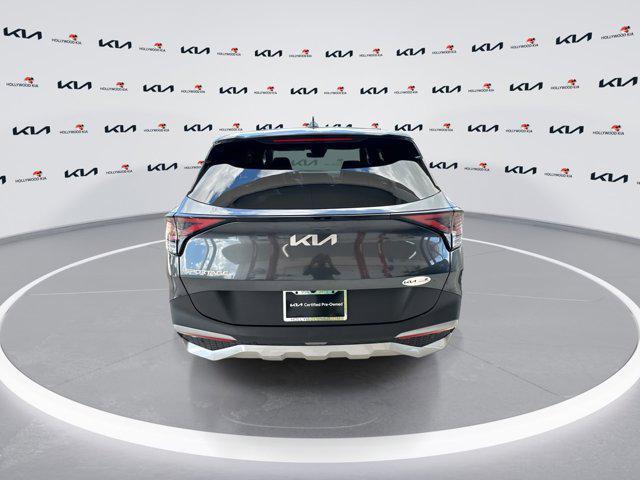 Photo of 2023 Gravity Gray Kia Sportage