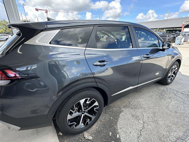 Photo of 2023 Gravity Gray Kia Sportage