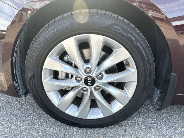 Photo of 2017 Sangria Kia Optima