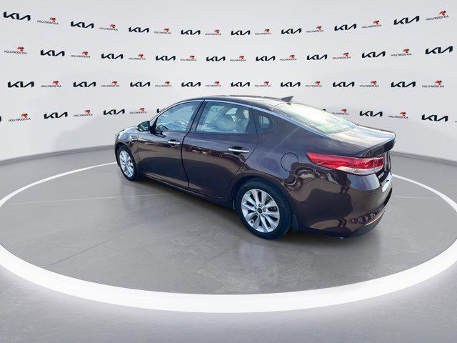 Photo of 2017 Sangria Kia Optima