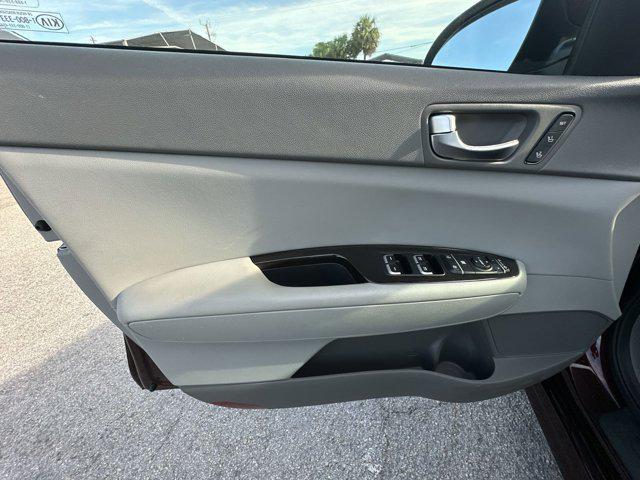 Photo of 2017 Sangria Kia Optima