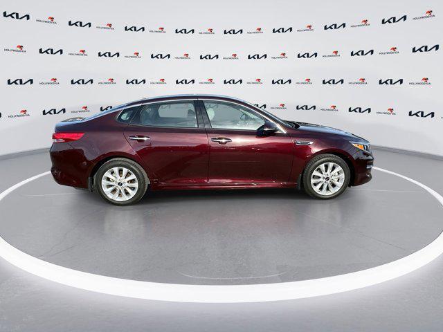 Photo of 2017 Sangria Kia Optima