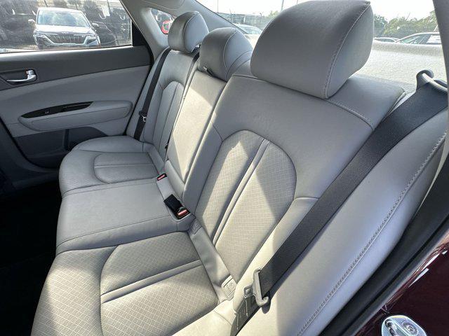 Photo of 2017 Sangria Kia Optima