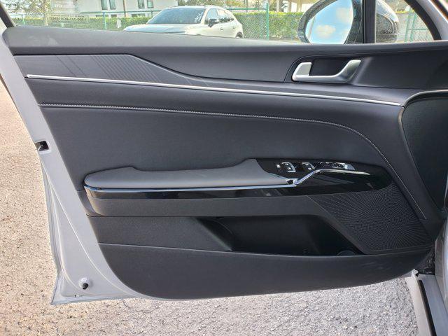 Photo of 2025 Gray Kia K5