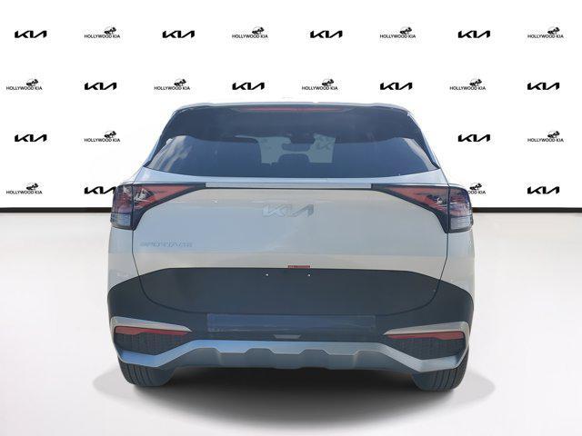 Photo of 2025 White Pearl Kia Sportage