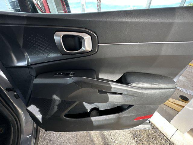 Photo of 2023 Everlasting Silver Kia Sorento