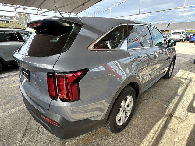 Photo of 2023 Everlasting Silver Kia Sorento