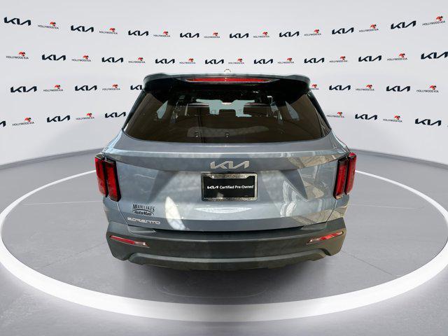 Photo of 2023 Everlasting Silver Kia Sorento