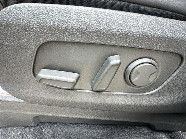 Photo of 2024 Aurora Black Pearl Kia Carnival