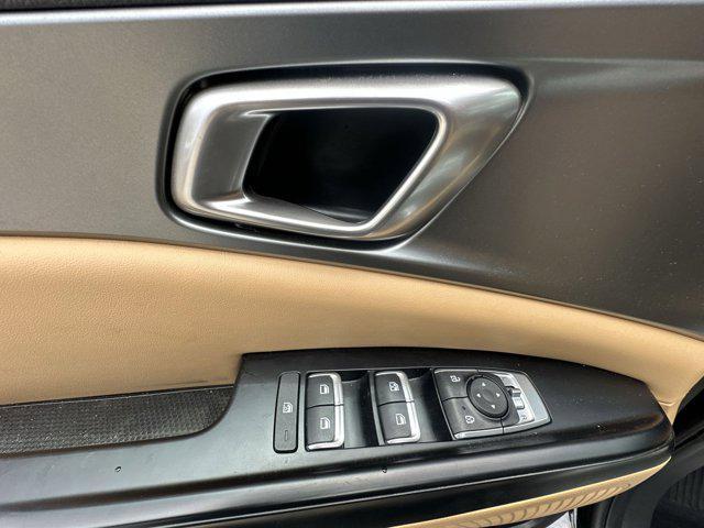 Photo of 2024 Aurora Black Pearl Kia Carnival