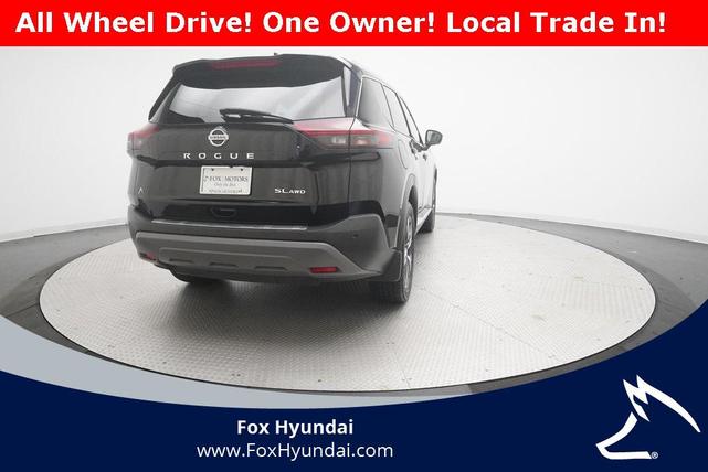 Photo of 2021 Super Black Nissan Rogue