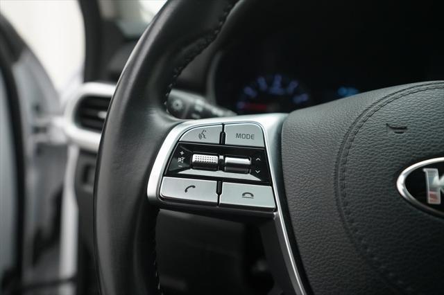 Photo of 2021 Glacial White Pearl Kia Telluride