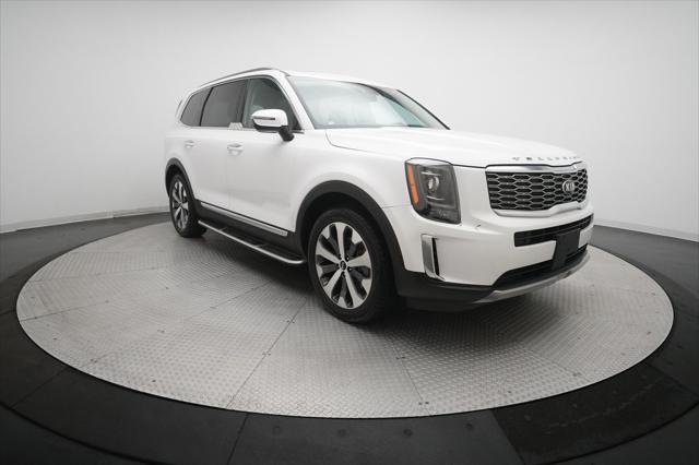 Photo of 2021 Glacial White Pearl Kia Telluride