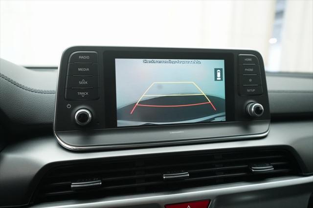 Photo of 2021 Glacial White Pearl Kia Telluride