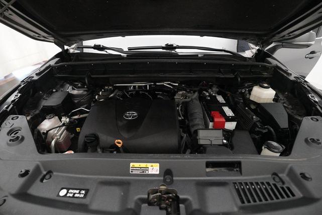 Photo of 2022 Magnetic Gray Metallic Toyota Highlander