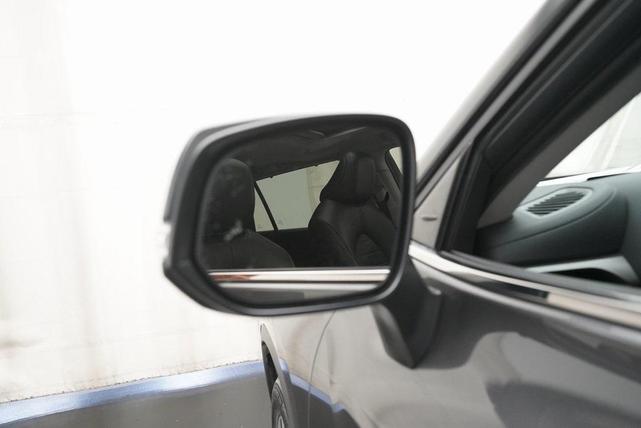Photo of 2022 Magnetic Gray Metallic Toyota Highlander