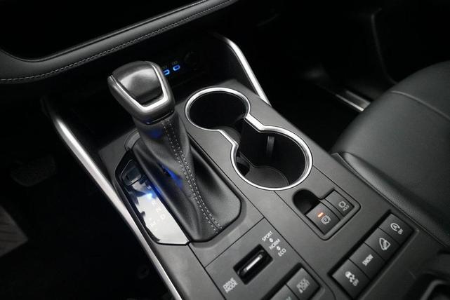 Photo of 2022 Magnetic Gray Metallic Toyota Highlander