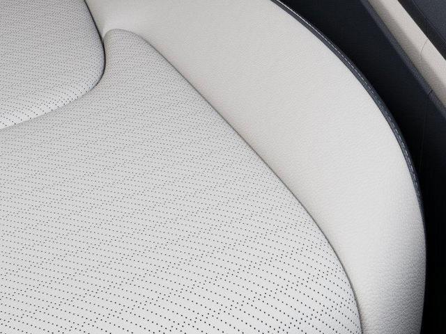 Photo of 2026 Snow White Pearl Kia Carnival Hybrid
