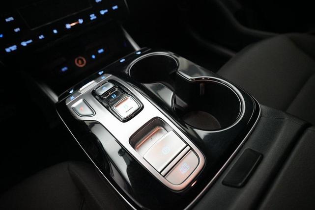 Photo of 2024 White Pearl Hyundai TUCSON Plug-In Hybrid