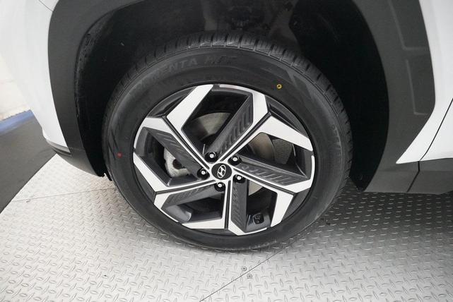 Photo of 2024 White Pearl Hyundai TUCSON Plug-In Hybrid