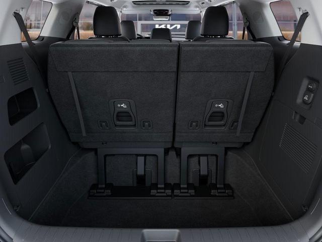Photo of 2026 Ceramic Silver Kia Carnival