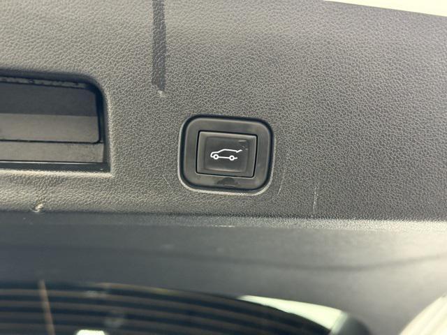 Photo of 2025 Summit White GMC Acadia