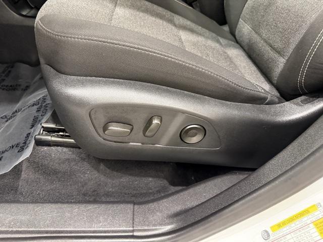 Photo of 2025 Summit White GMC Acadia