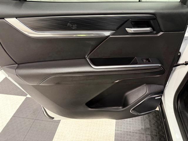 Photo of 2025 Summit White GMC Acadia