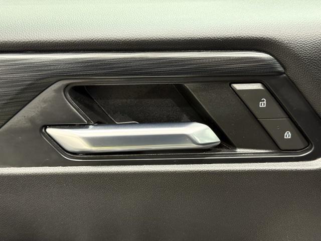 Photo of 2025 Summit White GMC Acadia