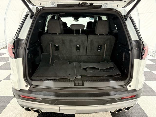 Photo of 2025 Summit White GMC Acadia