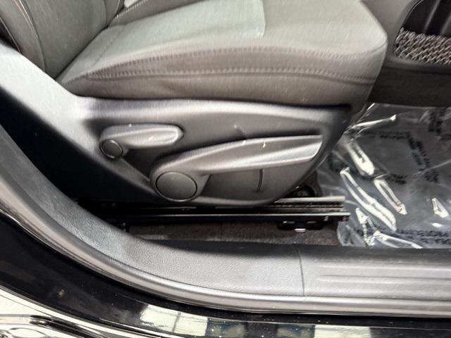 Photo of 2021 Diamond Black Crystal Pearlcoat Jeep Compass