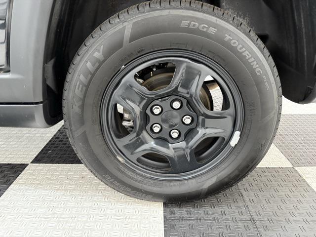Photo of 2021 Diamond Black Crystal Pearlcoat Jeep Compass