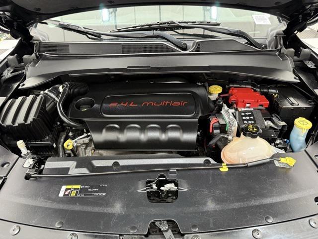 Photo of 2021 Diamond Black Crystal Pearlcoat Jeep Compass