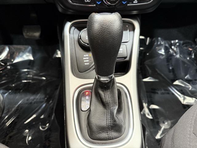 Photo of 2021 Diamond Black Crystal Pearlcoat Jeep Compass