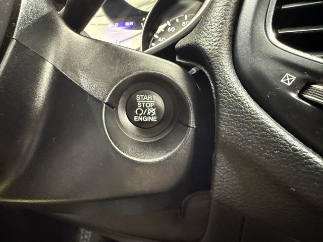 Photo of 2021 Diamond Black Crystal Pearlcoat Jeep Compass