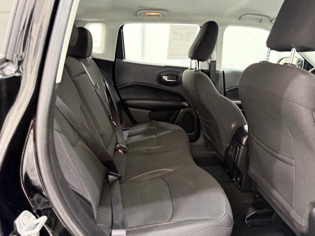 Photo of 2021 Diamond Black Crystal Pearlcoat Jeep Compass