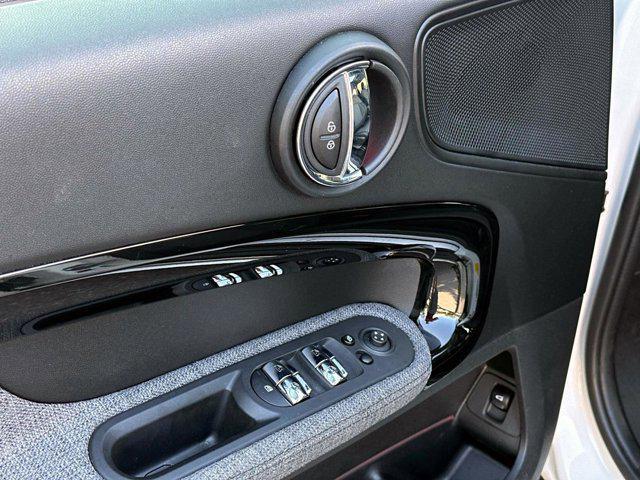 Photo of 2024 Nanuq White Metallic MINI Countryman