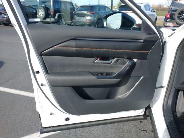 Photo of 2025 Wind Chill Pearl Mazda CX-50 Hybrid