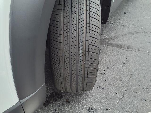 Photo of 2025 Wind Chill Pearl Mazda CX-50