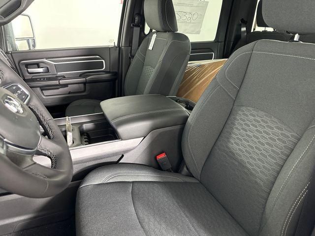 Photo of 2025 Granite Crystal Clearcoat Metallic RAM 2500