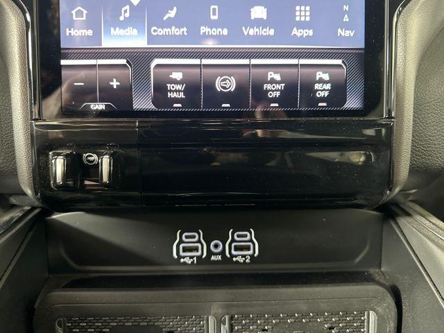 Photo of 2025 Granite Crystal Clearcoat Metallic RAM 2500