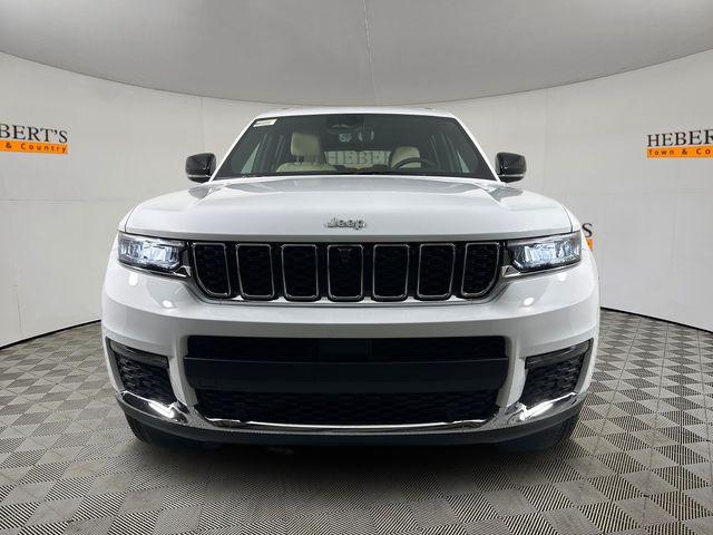 Photo of 2025 Bright White Clearcoat Jeep Grand Cherokee L